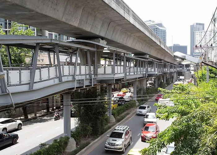 U2 Large 2 Bedrooms 100m To Bts Station